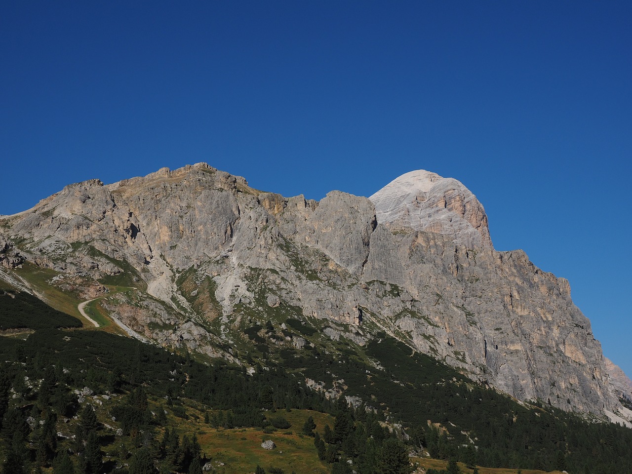 Tofana De Rozes, Kalnas, Kalnai, Passo Falzarego, Praeiti, Falzarego Pass, Dolomitai, Italy, South Tyrol, Nemokamos Nuotraukos