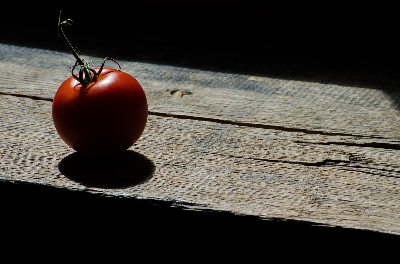 Pomidoras, Kontrastas, Produktas, Maistas, Raudona, Šviežias, Sveikas, Valgymas, Vegetariškas, Sodininkystė