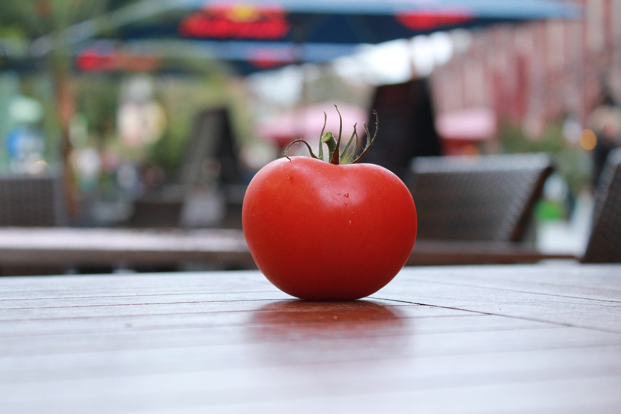 Pomidoras, Pomidorai, Raudona, Maistas, Daržovės, Skanus, Solanum Lycopersicum, Prinokę, Salotos, Valgyti