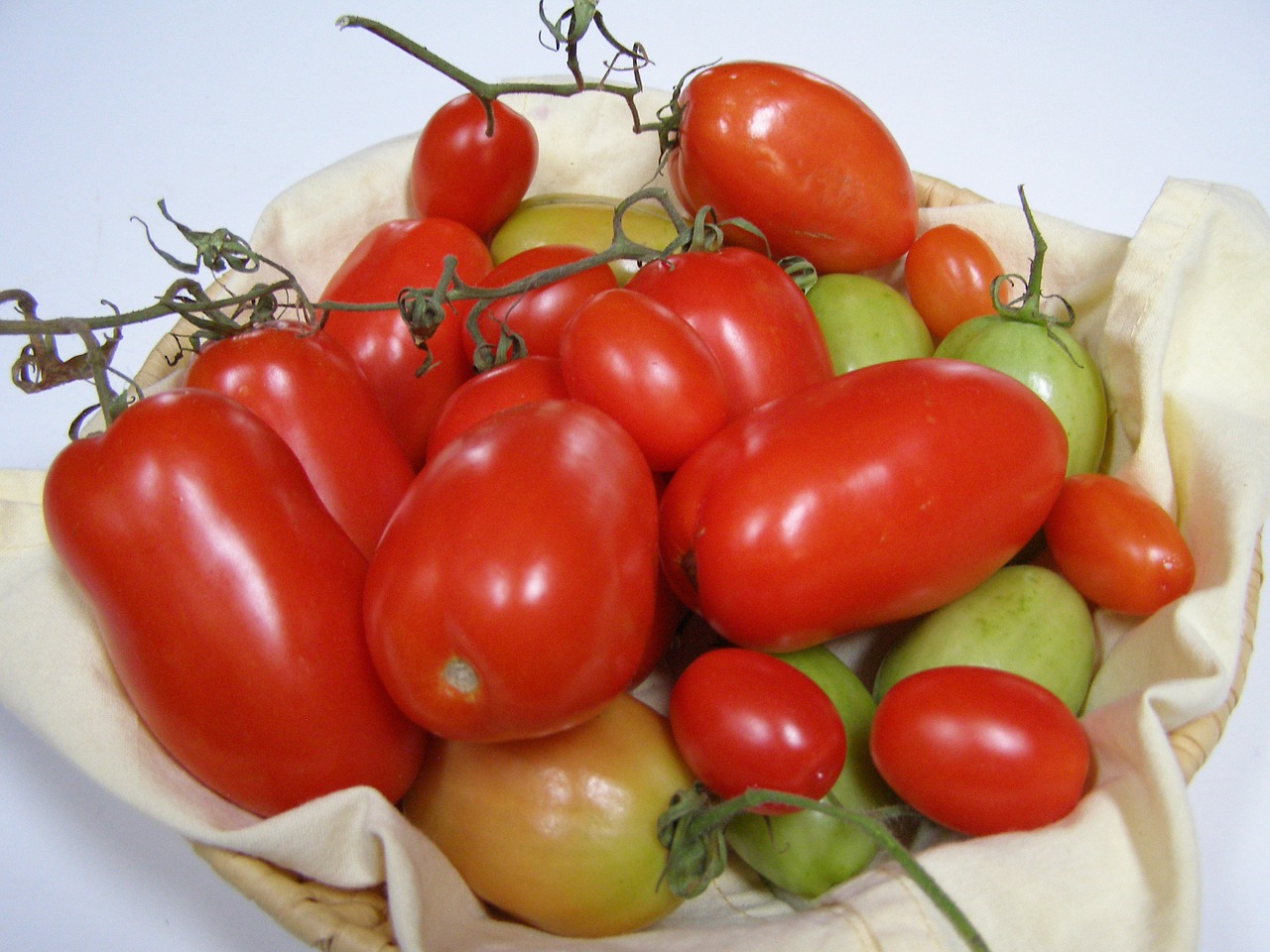 Pomidorai, Pomidorų Pasėliai, Raudona, Romo Pomidoras, Slyvų Pomidorai, Klasteris, Daržovių, Veggie, Veganas, Nemokamos Nuotraukos