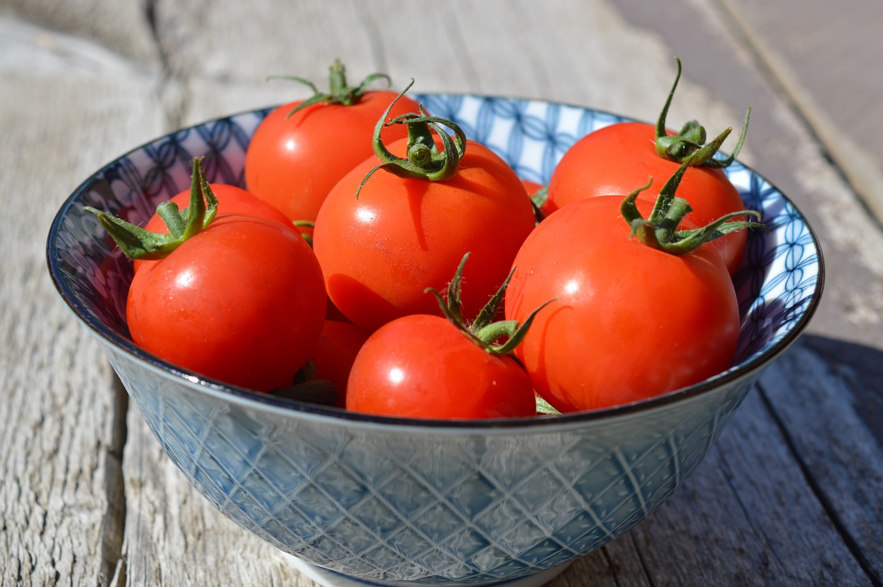 Pomidorai, Vyšniniai Pomidorai, Daržovės, Dubuo, Sveikas, Žaliavinis, Maistas, Užkandis, Šviežias, Skanus