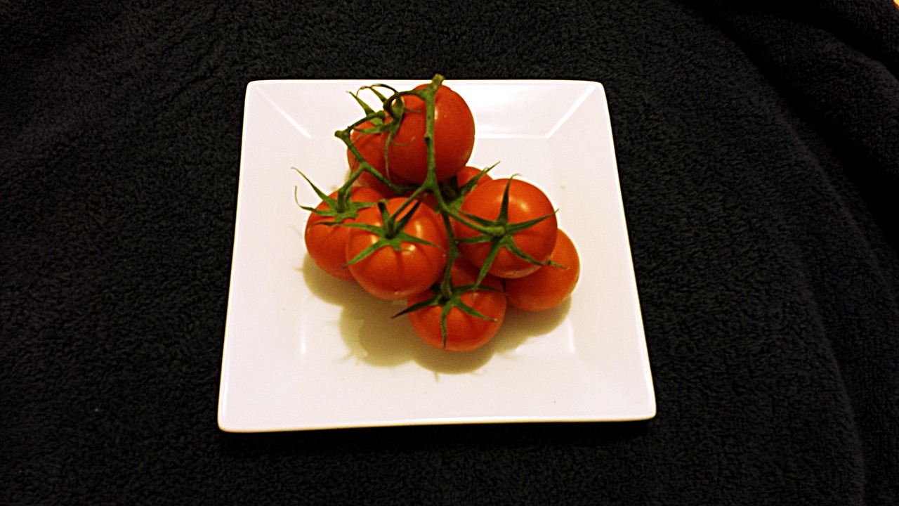 Pomidorai, Raudona, Daržovių, Sveikas, Ekologiškas, Vegetariškas, Maistas, Šviežias, Žalias, Maistas