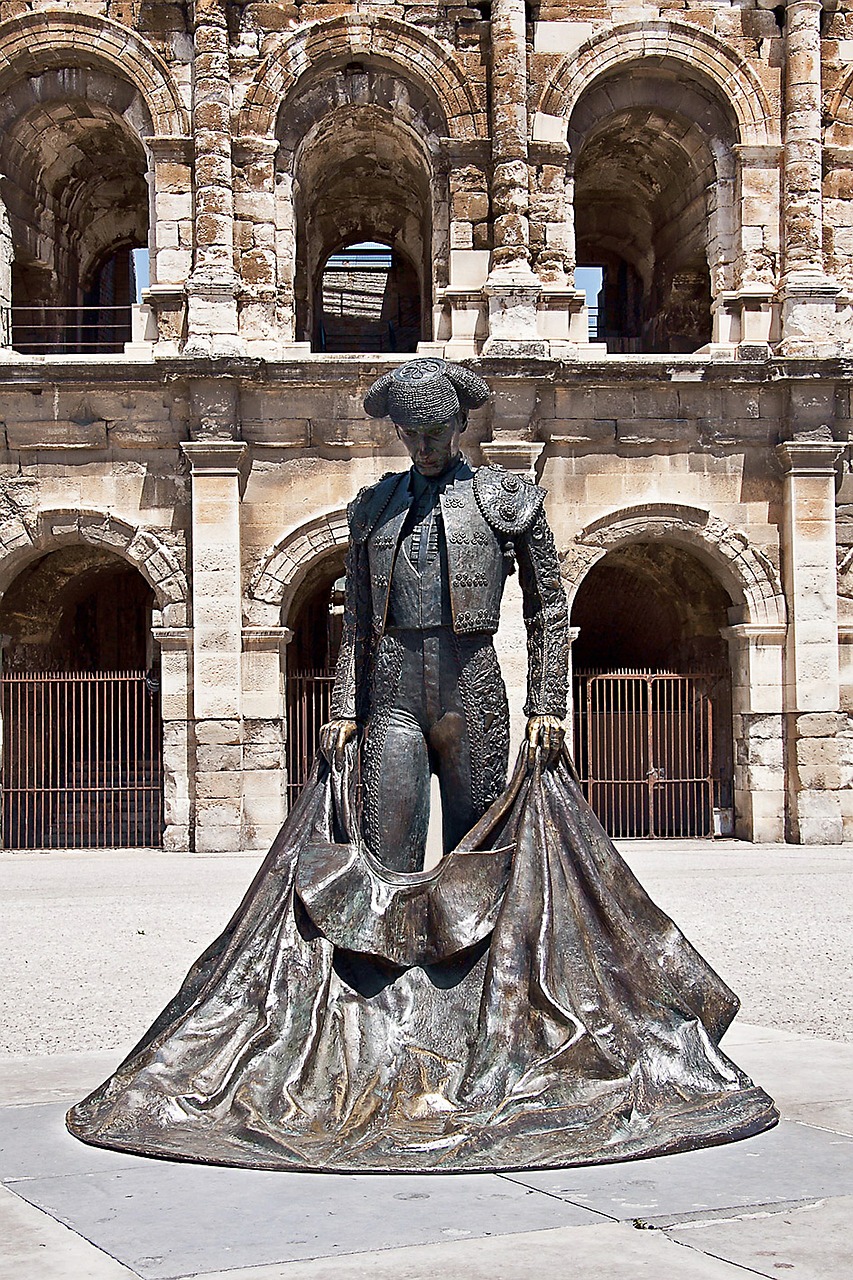 Torero, Arena, Nimes, France, Į Pietus Nuo Prancūzijos, Statula, Bokštas, Bulių Kovos, Nemokamos Nuotraukos,  Nemokama Licenzija