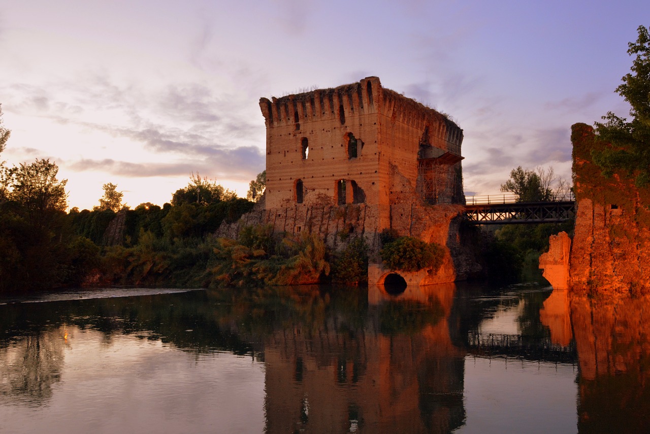 Torre, Atspindys, Vanduo, Viduramžių, Mincio, Upė, Borghetto, Italy, Torrent, Medžiai