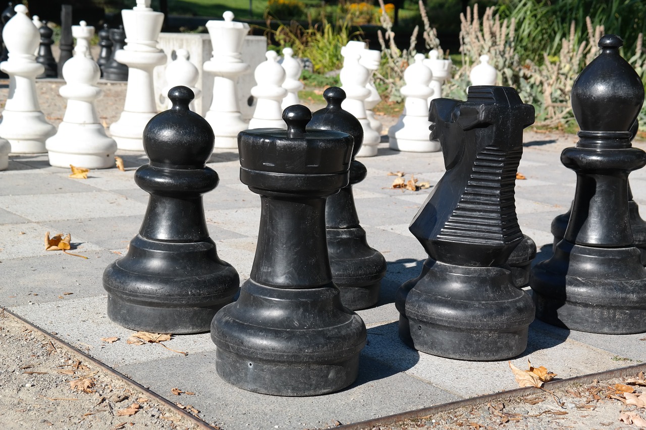 Bokštas, Springeris, Juoda, Šachmatai, Šachmatų Lenta, Šachmatų Figūros, Balta, Šachmatų Žaidimas, Žaisti, Skaičiai