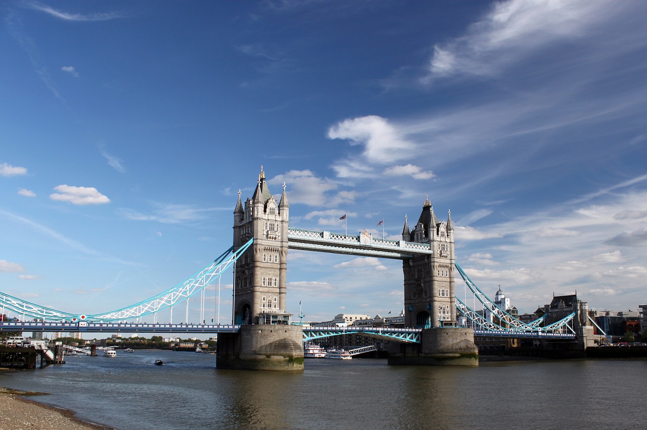 Bokšto Tiltas, Thames, Upė, Vanduo, Atspindys, Istorinis, Orientyras, Debesys, Architektūra, Londonas