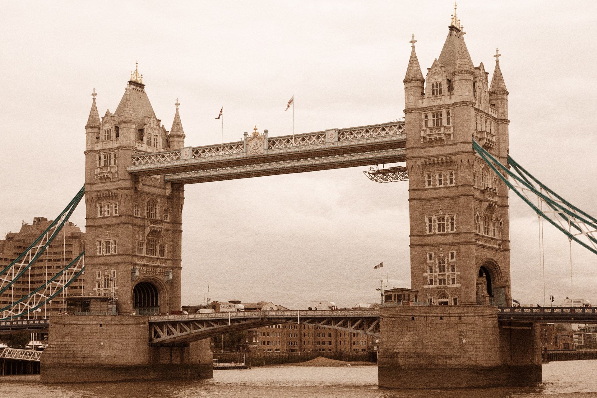 1 we from london. Тауэрский мост архитектура. Тауэрский мост в Лондоне 19 век. Биг Бен и Тауэрский мост. Тауэрский мост Эстетика.