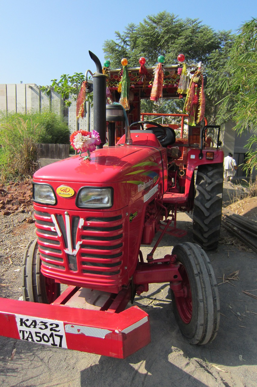 Traktorius, Mašinos, Mašina, Įranga, Transporto Priemonė, Žemdirbystė, Ūkis, Žemės Ūkio, Raudona, Pune