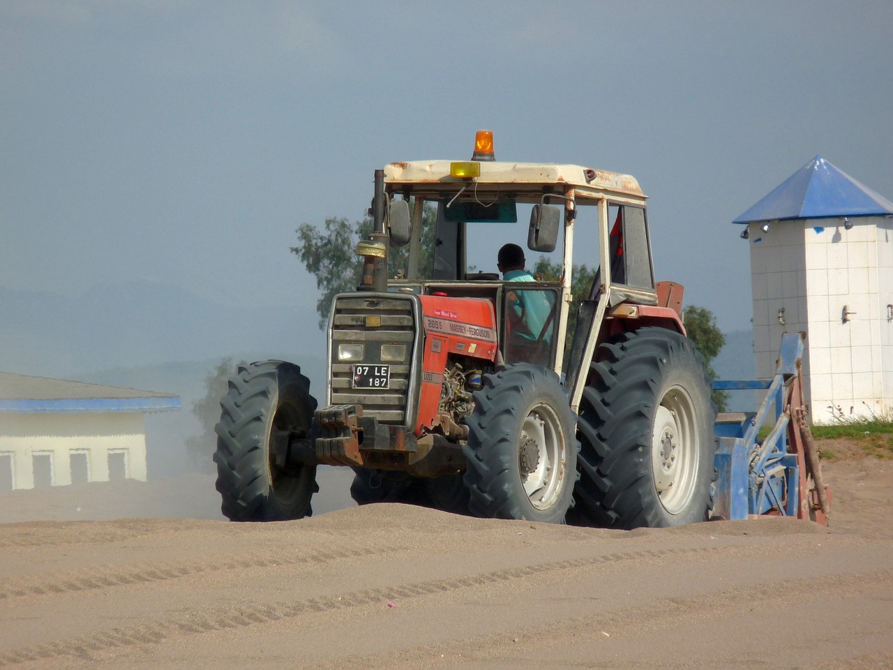 Traktorius, Massey Ferguson, Papludimys, Darbas, Dyzelinas, Senas, Nemokamos Nuotraukos,  Nemokama Licenzija