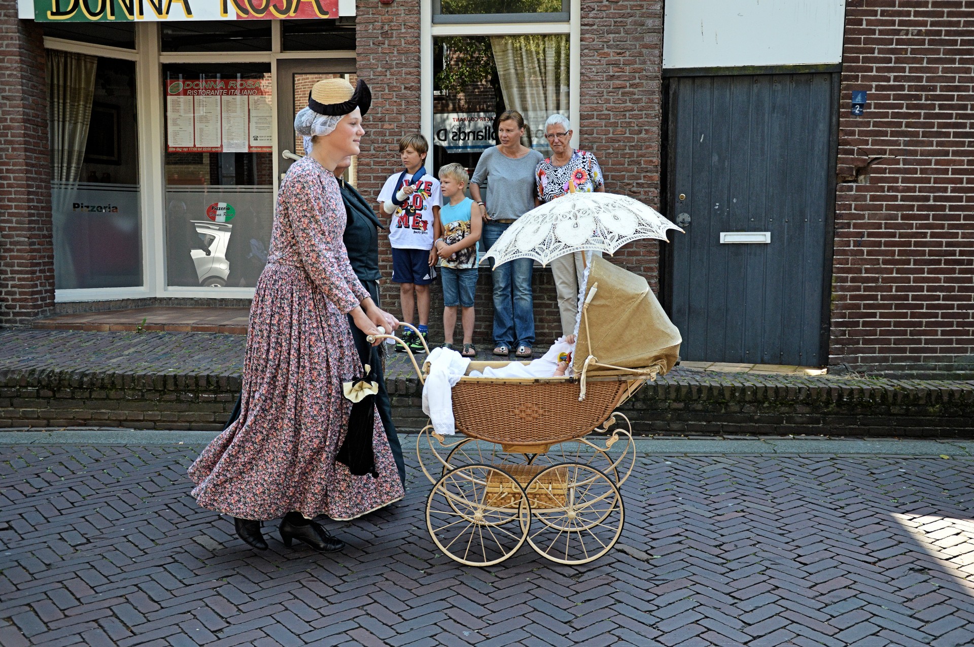 Kūdikis,  Automobilis,  Vaikiška Mašina,  Olandų,  Tradicinis,  Apranga,  Holland,  Kultūra,  Kostiumas,  Suknelė
