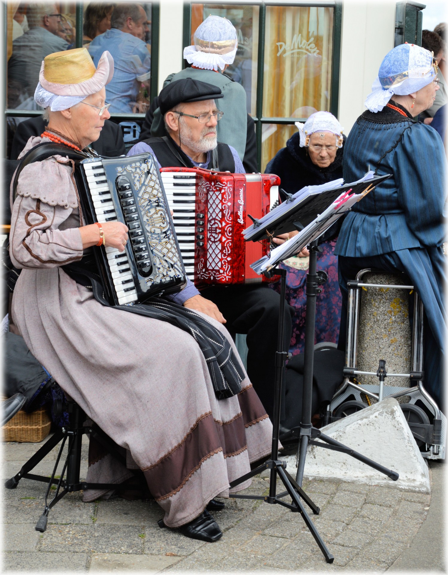 Žmonės,  Grupė,  Grupes,  Veikla,  Turistinis,  Tradicija,  Tradicinė & Nbsp,  Suknelė,  Nyderlandai,  Volendam