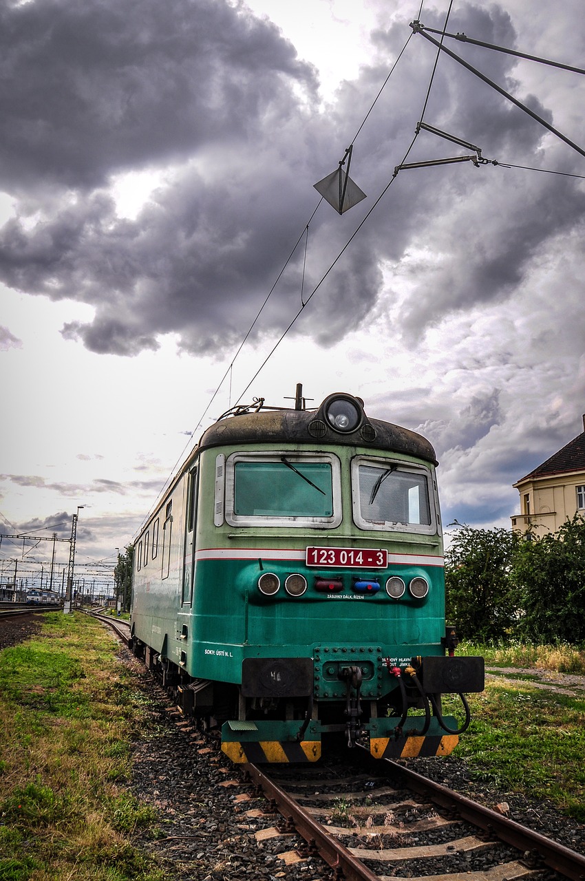 Traukinys, Trasa, Geležinkelis, Stotis, Geležinkelio Keliai, Vagonas, Lokomotyvas, Ryšiai, Motorák, Nemokamos Nuotraukos