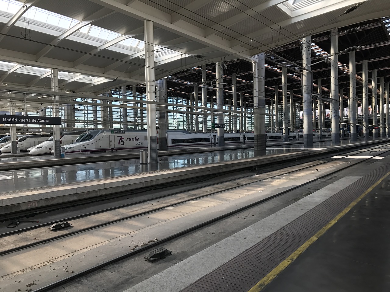 Traukinys, Stotis, Madride, Traukinių Stotis, Platforma, Geležinkelis, Nemokamos Nuotraukos,  Nemokama Licenzija