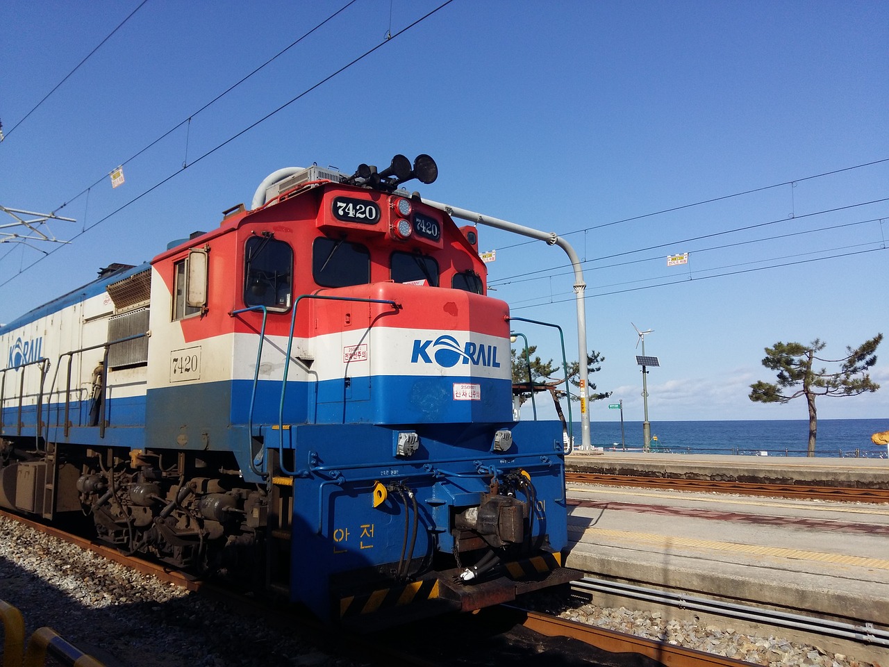 Traukinys, Lokomotyvas, Geležinkelis, Gabenimas, Korėjos Respublika, Jung Dong-Jin, Išvykimas, Jūra, Korėja, Korėjiečių Kalba