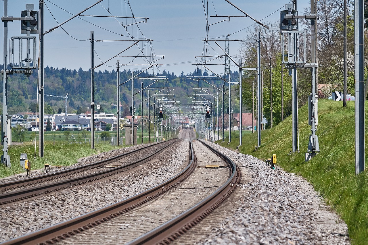 Traukinys, Takelius, Eismas, Tiesiog, Geležinkelis, Geležinkelio Bėgiai, Trasa, Geležinkelis, Transportas, Toli