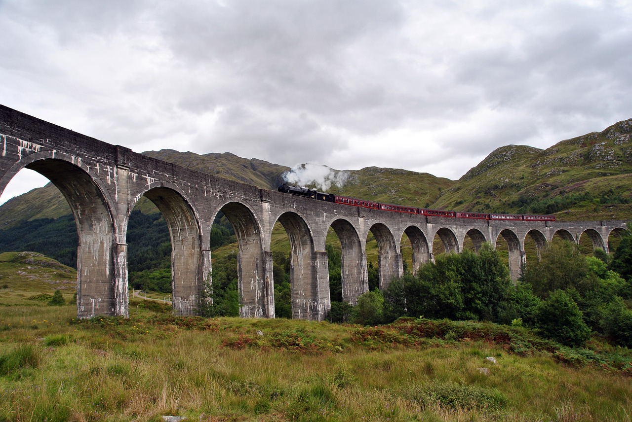 Traukinys, Škotija, Haris Poteris, Garai, Mašina, Mašininkė, Akvedukas, Geležinkelis, Per, Bėgiai
