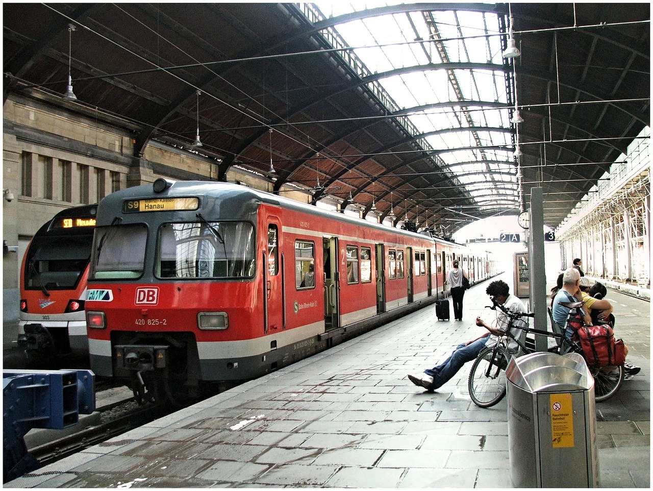 Traukinys, Vokietija, Mainz, Stotis, Laukimas, Traukinių Stotis, Miestas, Žmonės, Kelionė, Darbas