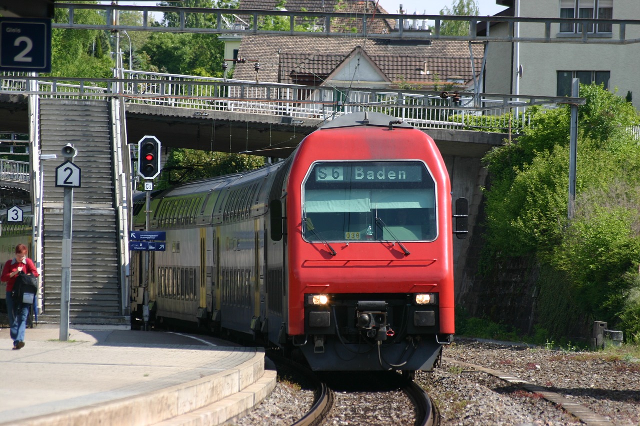 Traukinys, S Bahn, Geležinkelis, Eismas, Viešosios Transporto Priemonės, Nemokamos Nuotraukos,  Nemokama Licenzija
