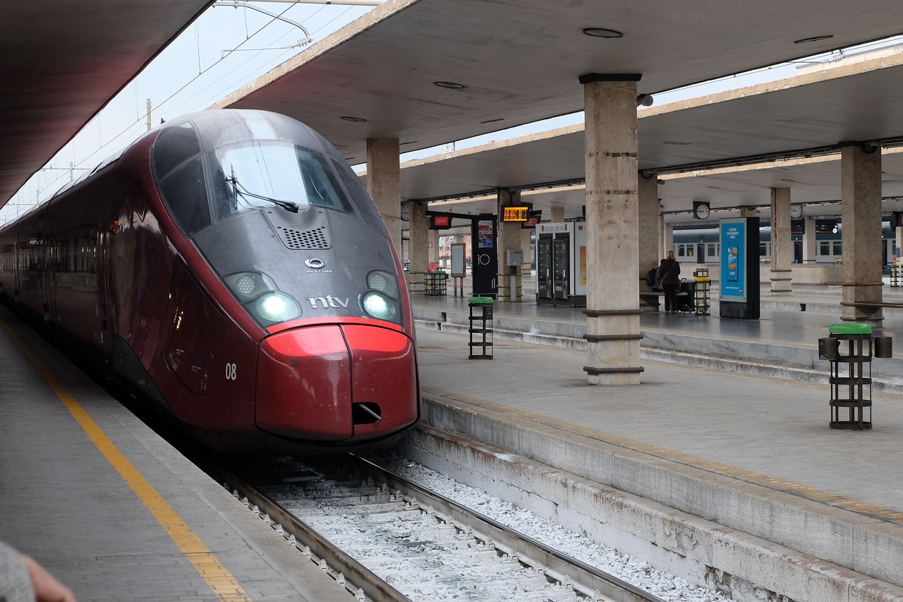 Traukinys,  Transportavimo Sistema,  Stotis,  Geležinkelio,  Metro, Nemokamos Nuotraukos,  Nemokama Licenzija