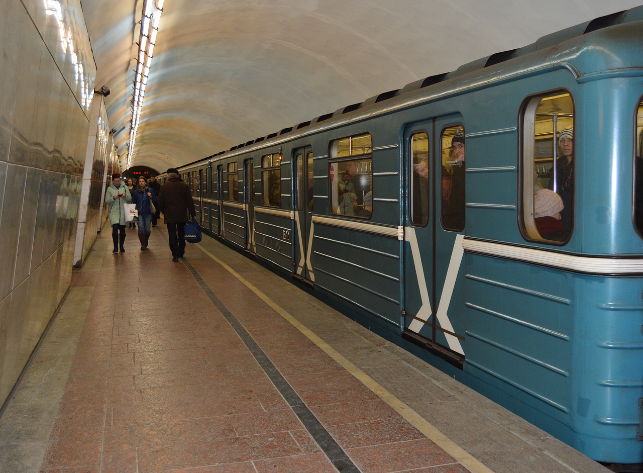 Traukinys,  Geležinkelio,  Transportavimo Sistema,  Metro,  Maskva,  Transportas,  Modernus,  Miesto Kraštovaizdis,  Transporto Priemonės,  Didmiesčių