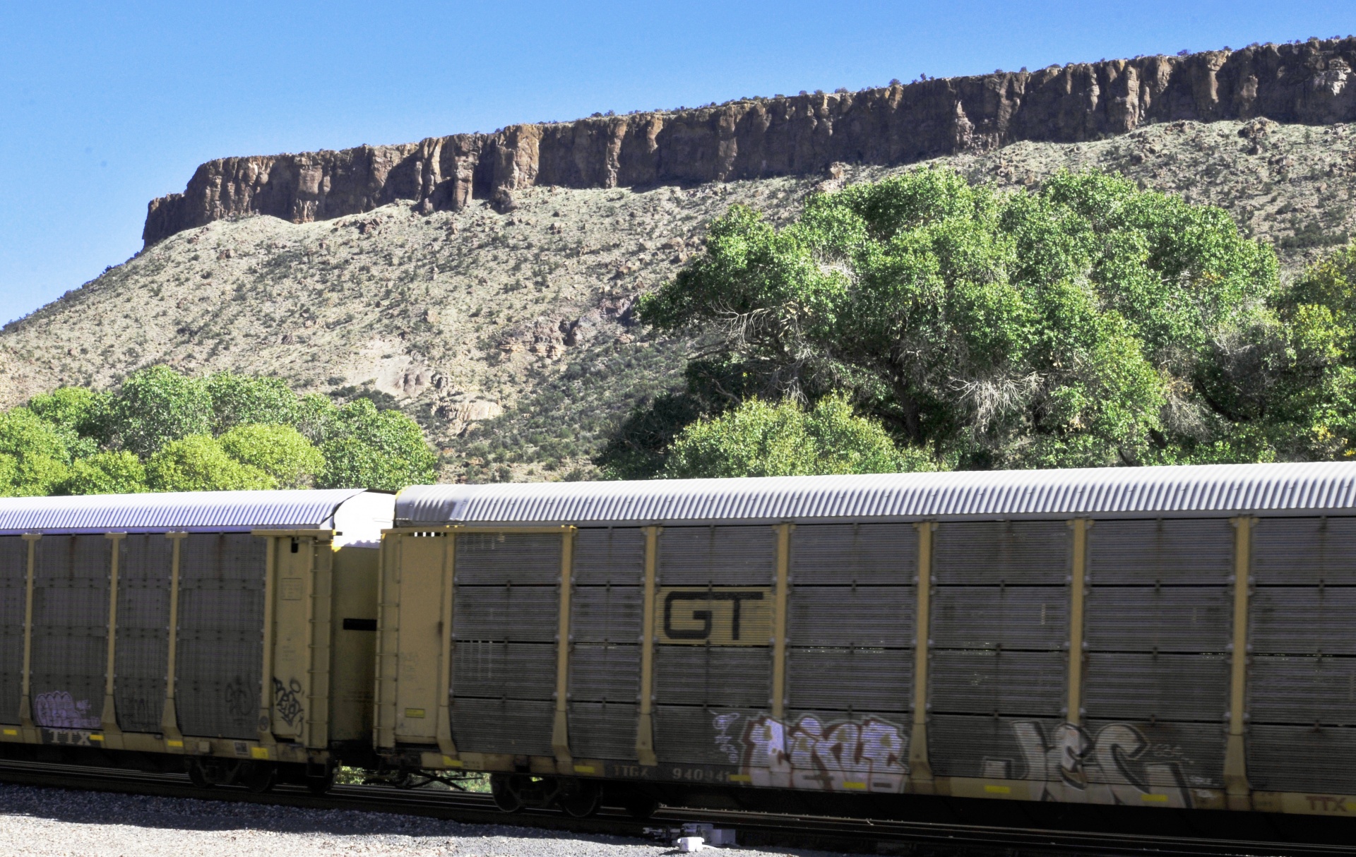 Traukinys,  Traukiniai & Nbsp,  Automobiliai,  Dykuma,  Geležinkelis,  Arizona,  Kalnai,  Traukiniai Dykumoje, Nemokamos Nuotraukos,  Nemokama Licenzija