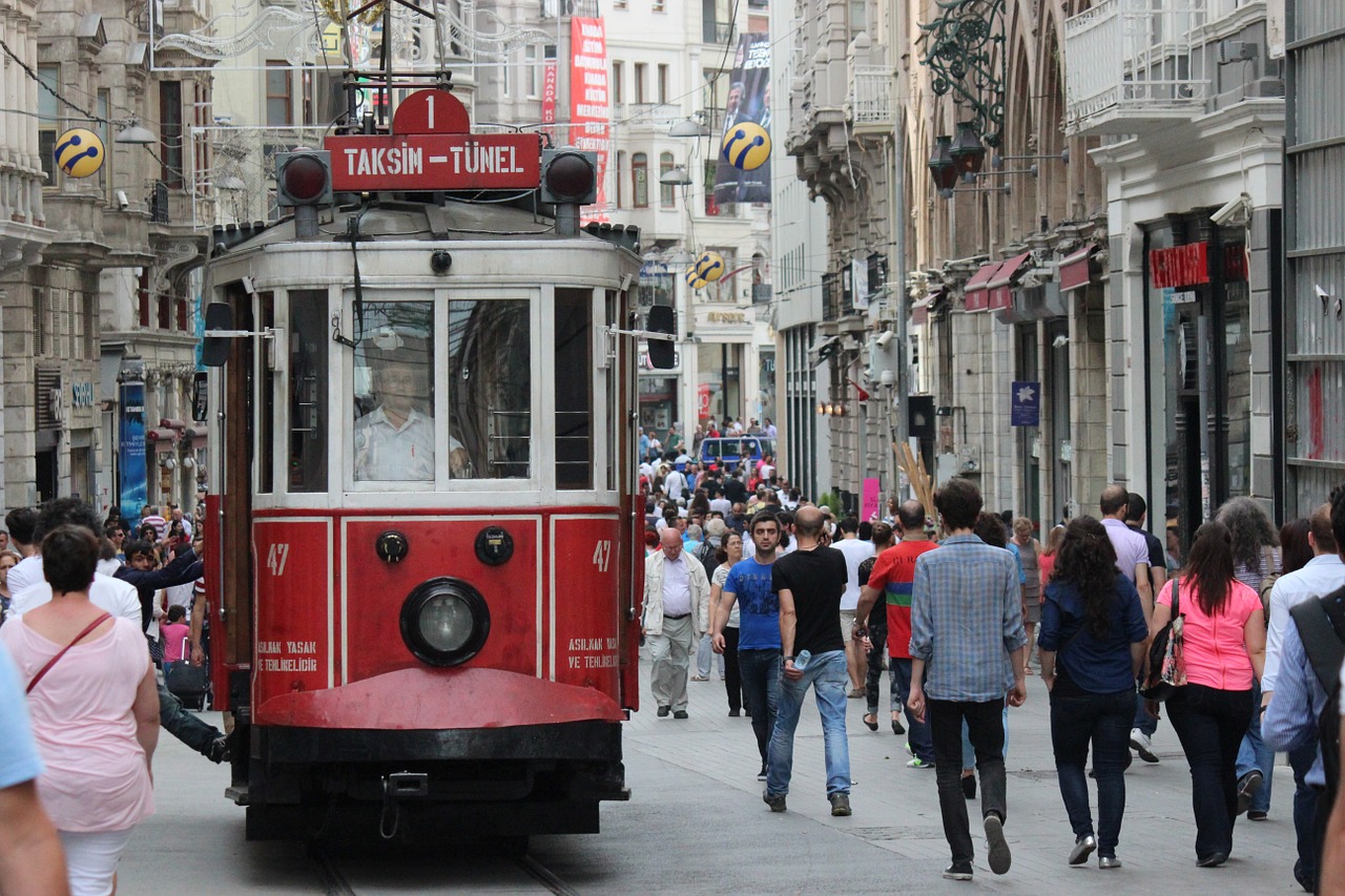 Tramvajus, Raudona, Istanbulas, Turkija, Istiklal, Žmonės, Vaikščioti, Turistai, Kelias, Miestas