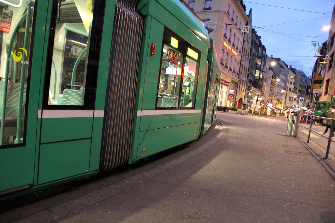 Tramvajus, Eismas, Viešosios Transporto Priemonės, Bazel Barfusserplatz, Kelias, Centro, Nemokamos Nuotraukos,  Nemokama Licenzija