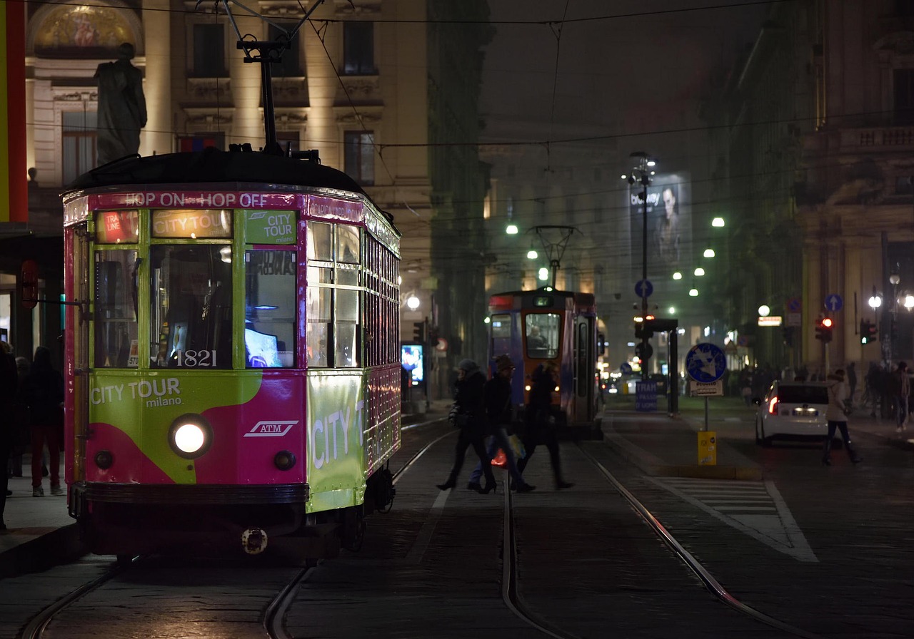 Tramvajus, Milanas, Takelius, Žmonės, Kelionė, Transportas, Miestas, Duomo, Apšvietimas, Miesto Panorama