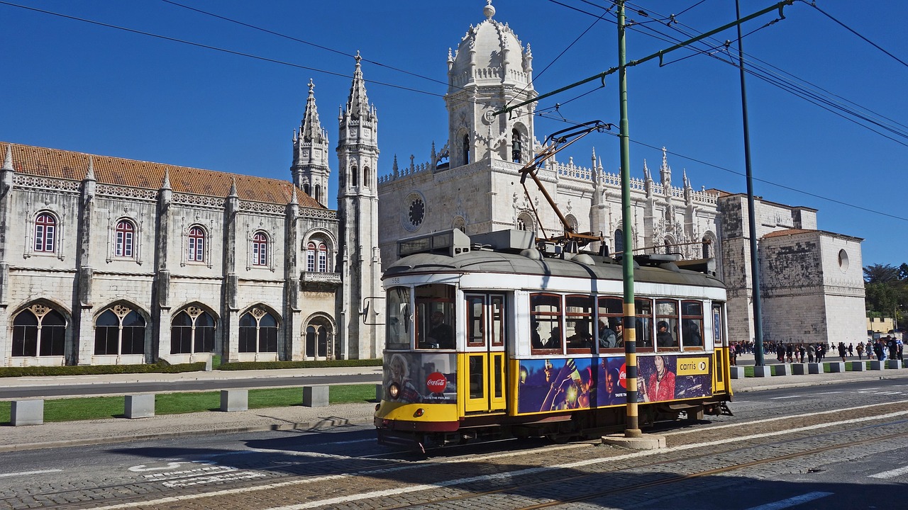 Tramvajus,  Lisbonas,  Kelionė,  Architektūra,  Miestas,  Transportas,  Pastatas,  Bažnyčios Pastatas,  Turizmas,  Be Honoraro Mokesčio