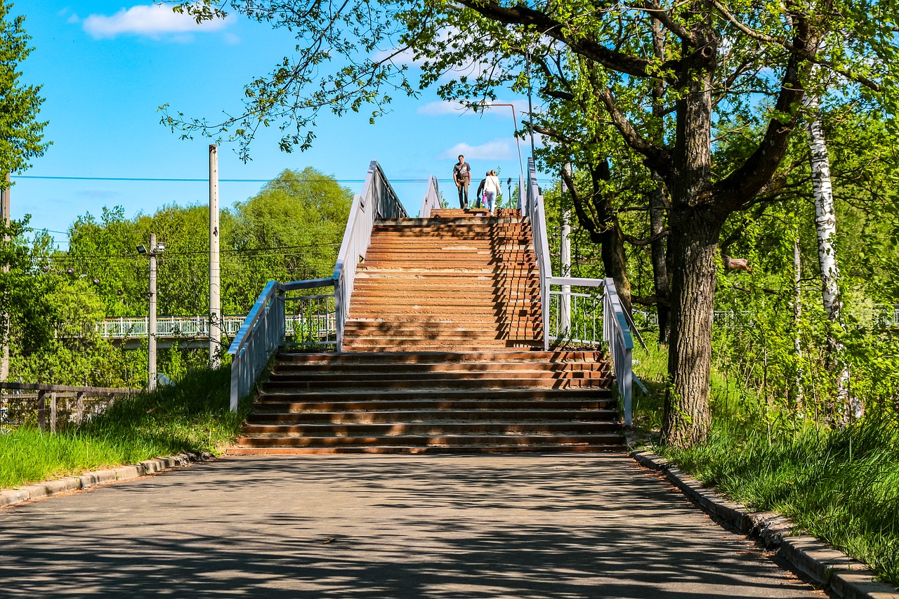 Perėjimas, Pėsčiųjų, Pridėtinės Išlaidos, Pėsčiųjų Takas, Tiltas, Diena, Geležinkelis, Etapas, Nemokamos Nuotraukos,  Nemokama Licenzija