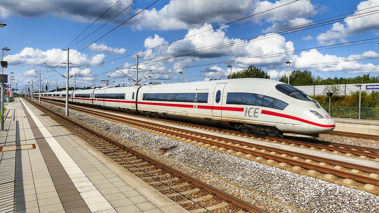 Transporto Sistema,  Traukinys,  Kelionė,  Geležinkelis,  Ledas,  Greitai,  Deutsche Bahn,  Eismas,  Be Honoraro Mokesčio, Nemokamos Nuotraukos