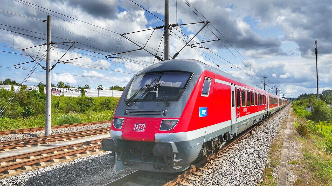 Transporto Sistema,  Traukinys,  Kelionė,  Geležinkelis,  Deutsche Bahn,  Ic,  Raudona,  Be Honoraro Mokesčio, Nemokamos Nuotraukos,  Nemokama Licenzija