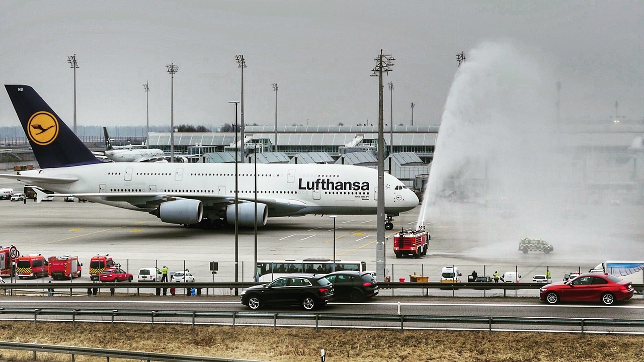 Transporto Sistema,  Vandenys,  Kelionė,  Orlaivis,  A380,  Lufthansa,  Munich Oro Uostas,  Munich,  Oro Uostas,  Airbus A 380