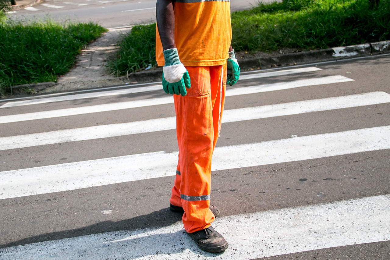 Šiukšlių Dėžė, Gatvių Šlavėjas, Rinkimas, Dustman, Pirštinės, Avalynė, Uniforma, Nemokamos Nuotraukos,  Nemokama Licenzija