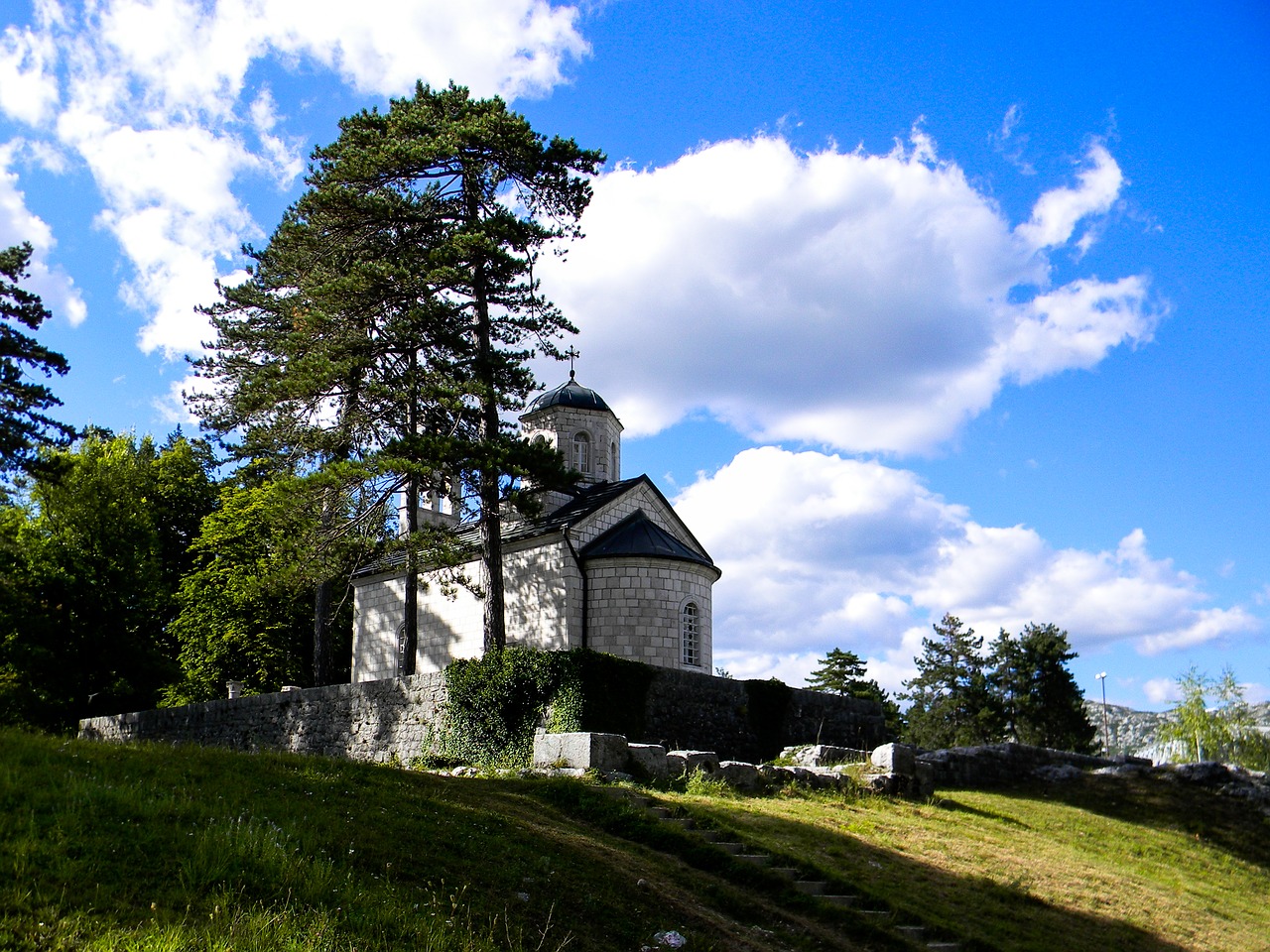 Medis,  Gamta,  Žolė,  Dangus,  Lauke,  Montenegro,  Cetinje,  Vasara,  Kelionė,  Bažnyčia