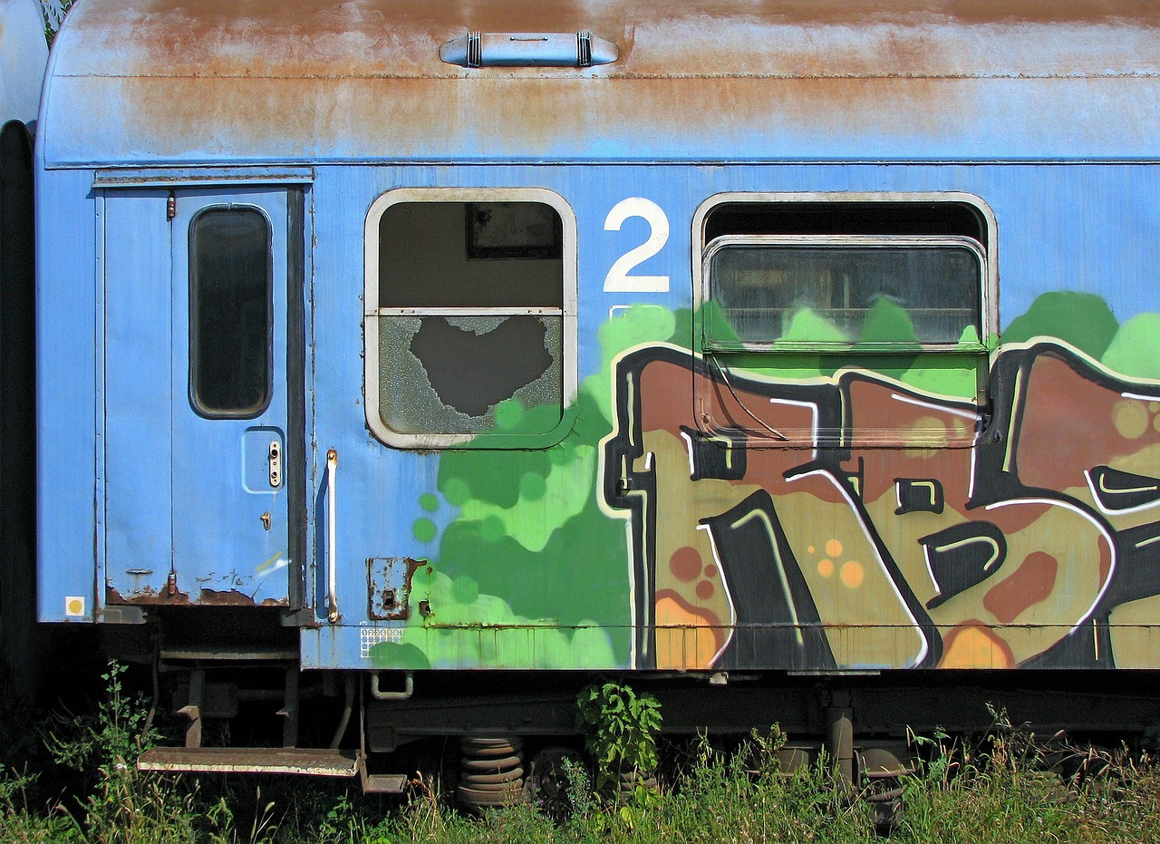 Traukinys, Senas Vagono Traukinys, Grafiti, Vagonų Kapinės, Bukareštas, Romanija, Nemokamos Nuotraukos,  Nemokama Licenzija