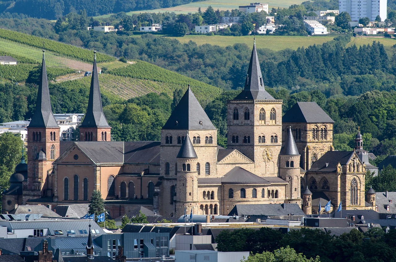 Trier, Bažnyčia, Vokietija, Orientyras, Religija, Architektūra, Katedra, Europa, Eksterjeras, Akmuo