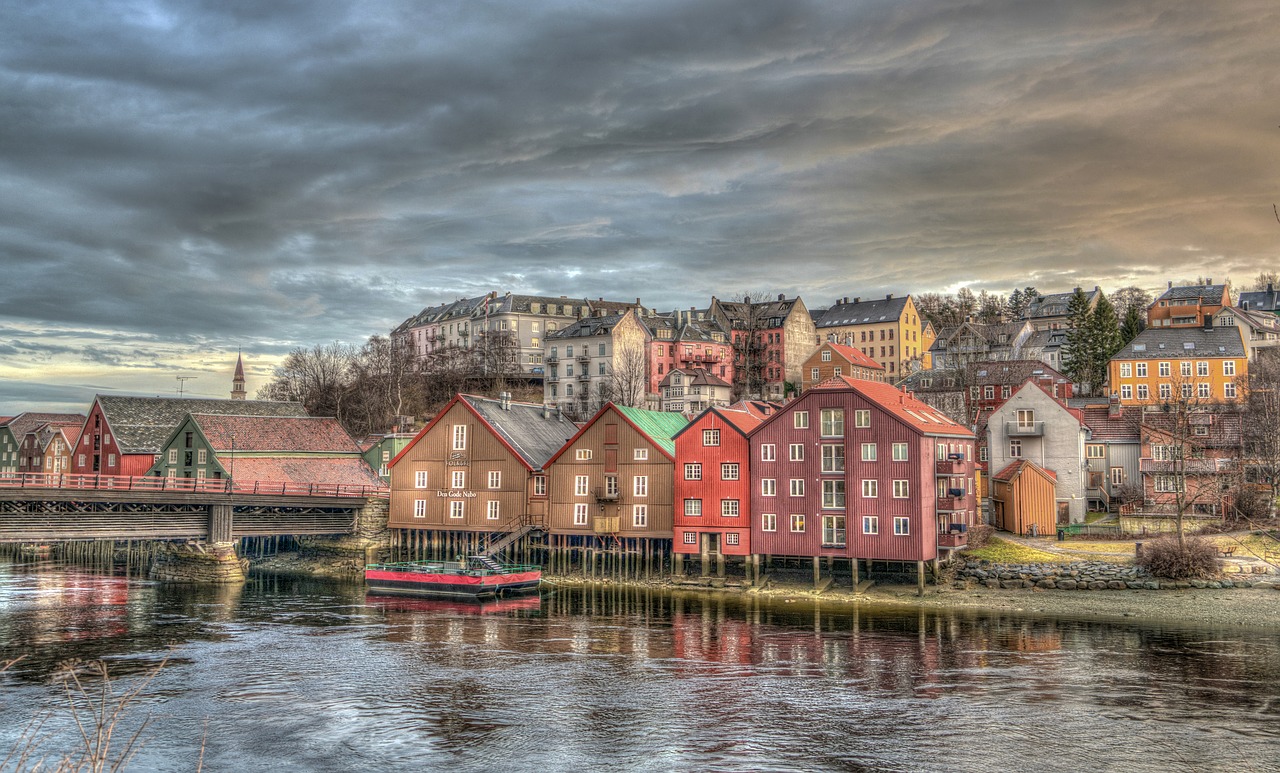Trondheimas, Norvegija, Upė, Architektūra, Spalvinga, Kelionė, Europa, Turizmas, Vanduo, Atspindys