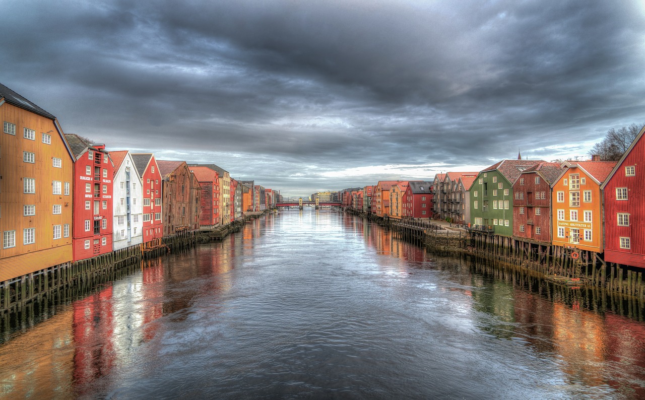 Trondheimas, Norvegija, Upė, Debesys, Dangus, Architektūra, Spalvinga, Kelionė, Europa, Turizmas
