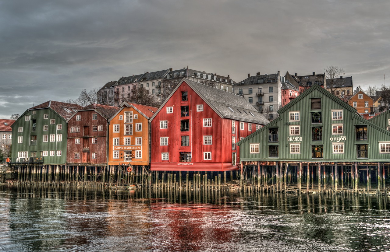 Trondheimas, Norvegija, Architektūra, Tiltas, Spalvinga, Upė, Europa, Skandinavija, Turizmas, Pastatas