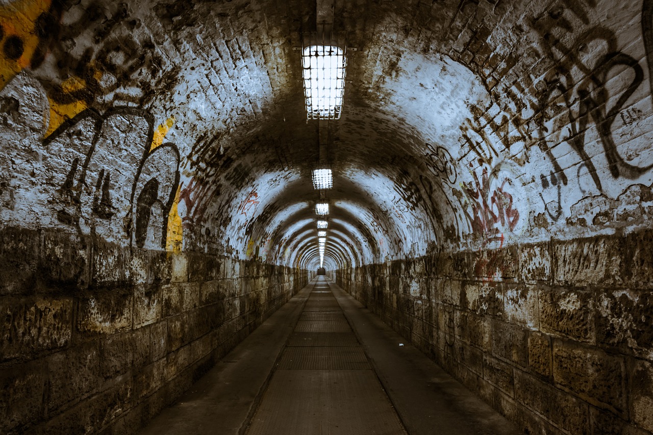 Tunelis, Po Žeme, Pylimas, Apšvietimas, Budapest, Nemokamos Nuotraukos,  Nemokama Licenzija