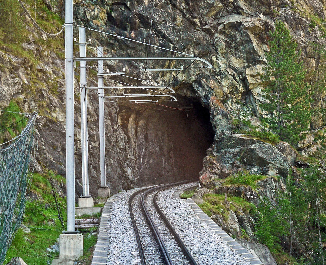 Tunelio Įėjimas, Gornergratbahn, Stovo Geležinkelis, Rokas, Trumpas Tunelis, Kontaktinis Tinklas, Trifazis, Metro Takelis, Abt Sistema, Zermatt