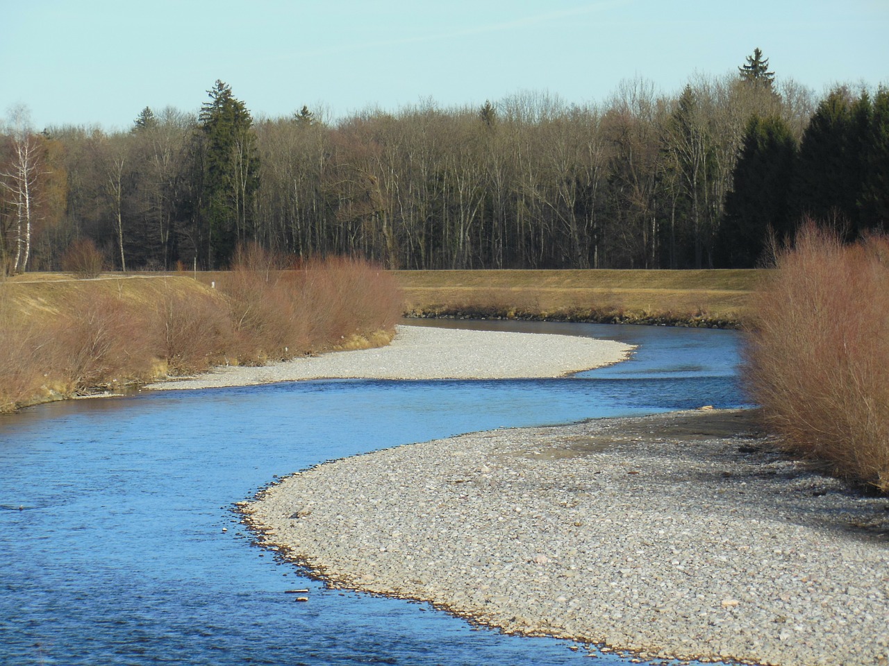 Tirolio Skausmas, Pavasaris, Užsienyje Chiemsee, Chiemgau, Viršutinė Bavarija, Bavarija, Upė, Vanduo, Žvyro Lova, Žvyro Bankas