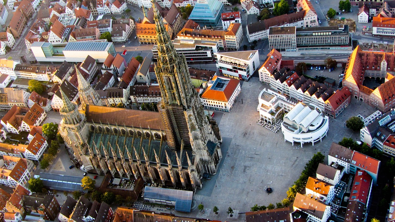 Ulmi Katedra, Ulm, Oro Vaizdas, Münsteris, Architektūra, Pastatas, Miesto Vaizdas, Katedros Aikštė, Saulėtekis, Bažnyčia