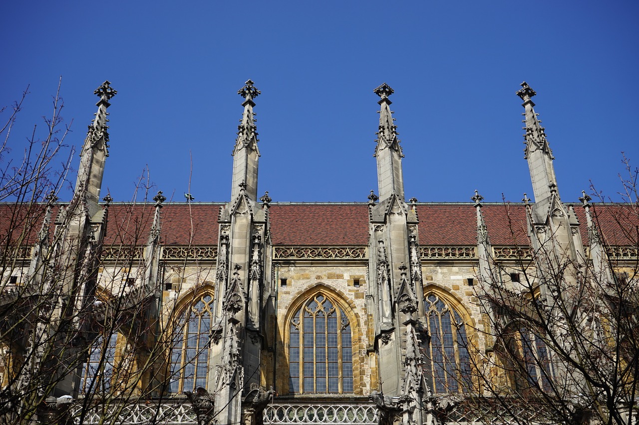 Ulmi Katedra, Praeina, Vežėjas, Parama, Langas, Bokštas, Ornamentas, Pastatas, Bažnyčia, Münsteris