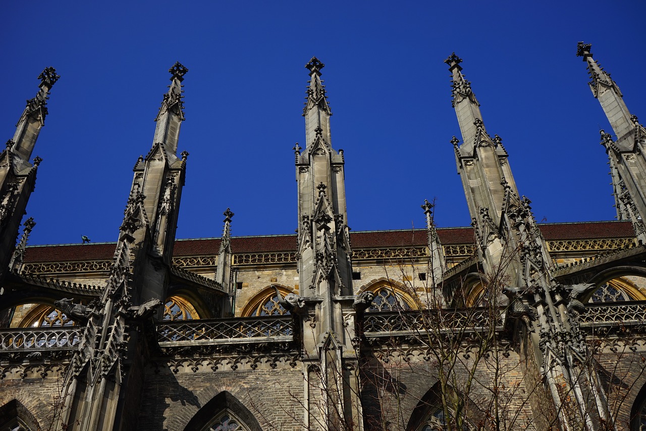 Ulmi Katedra, Praeina, Vežėjas, Parama, Langas, Bokštas, Ornamentas, Pastatas, Bažnyčia, Münsteris