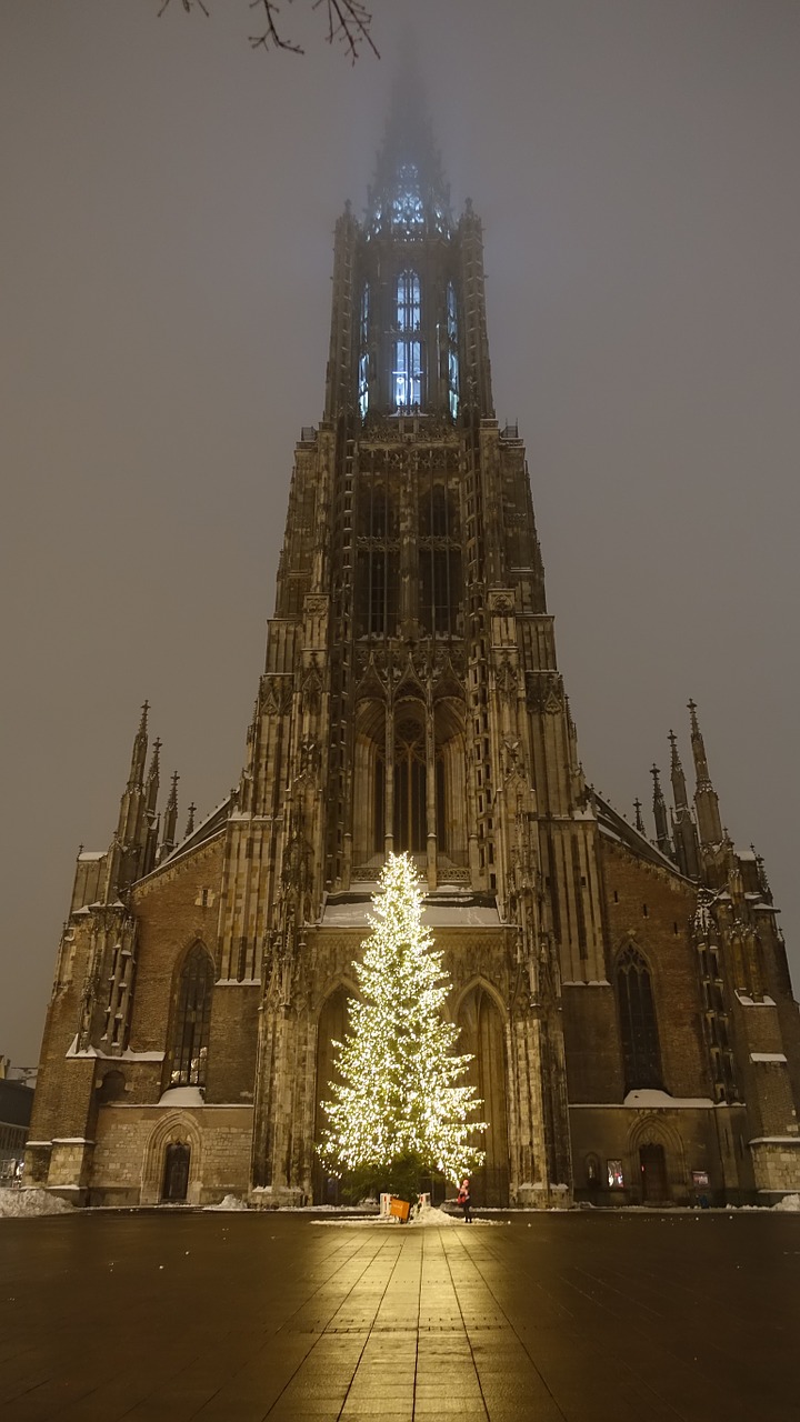 Ulmi Katedra, Kalėdų Eglutė, Apšviestas, Kalėdų Laikas, Naktis, Ulm, Gotika, Bažnyčia, Nemokamos Nuotraukos,  Nemokama Licenzija