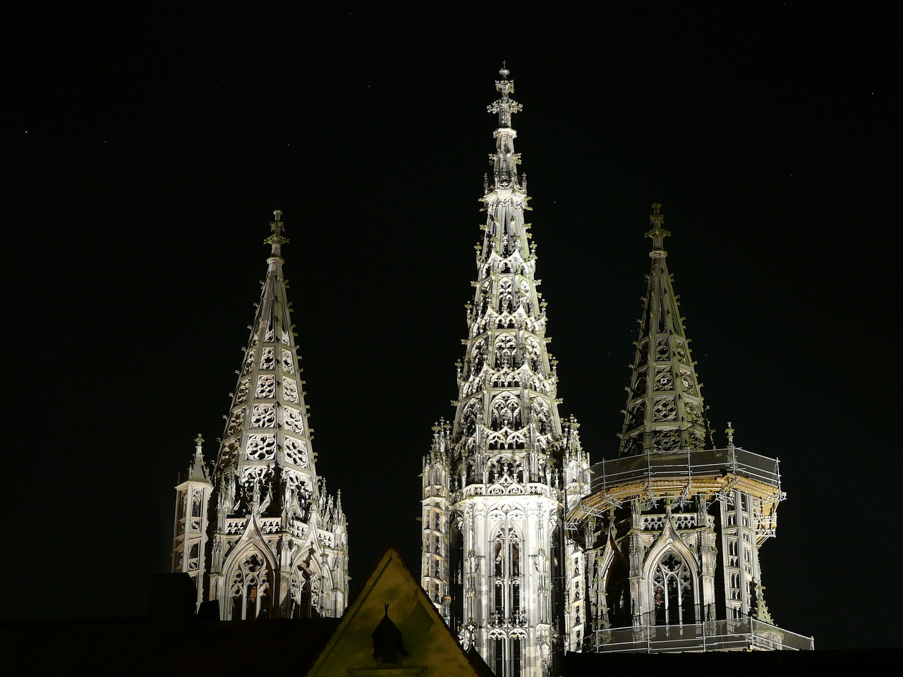 Ulmi Katedra, Naktinė Nuotrauka, Spiers, Bokštai, Apšviestas, Pragaras, Münsteris, Architektūra, Dom, Pastatas