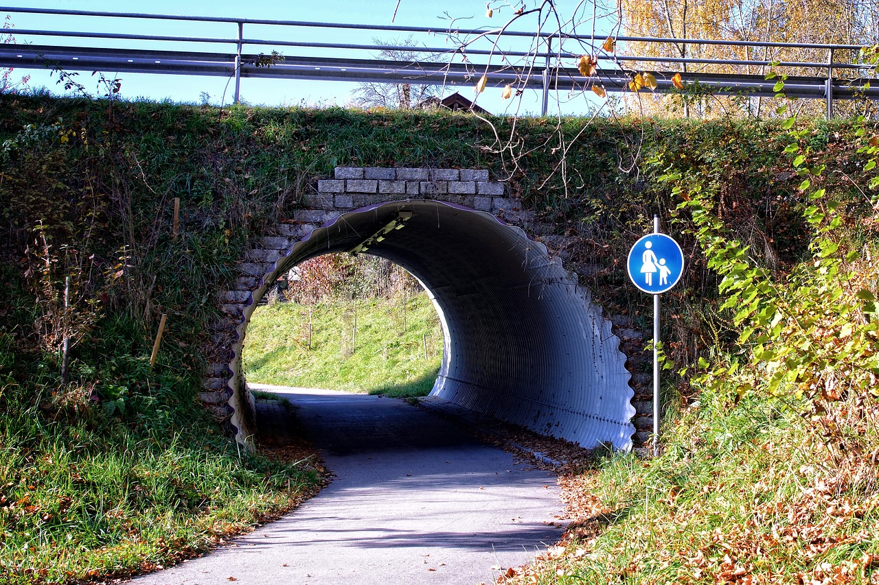 Pylimas, Kelias, Pėsčiųjų, Vaikščioti, Toli, Praėjimas, Tunelis, Eiti Per, Eismas, Eismo Maršrutas