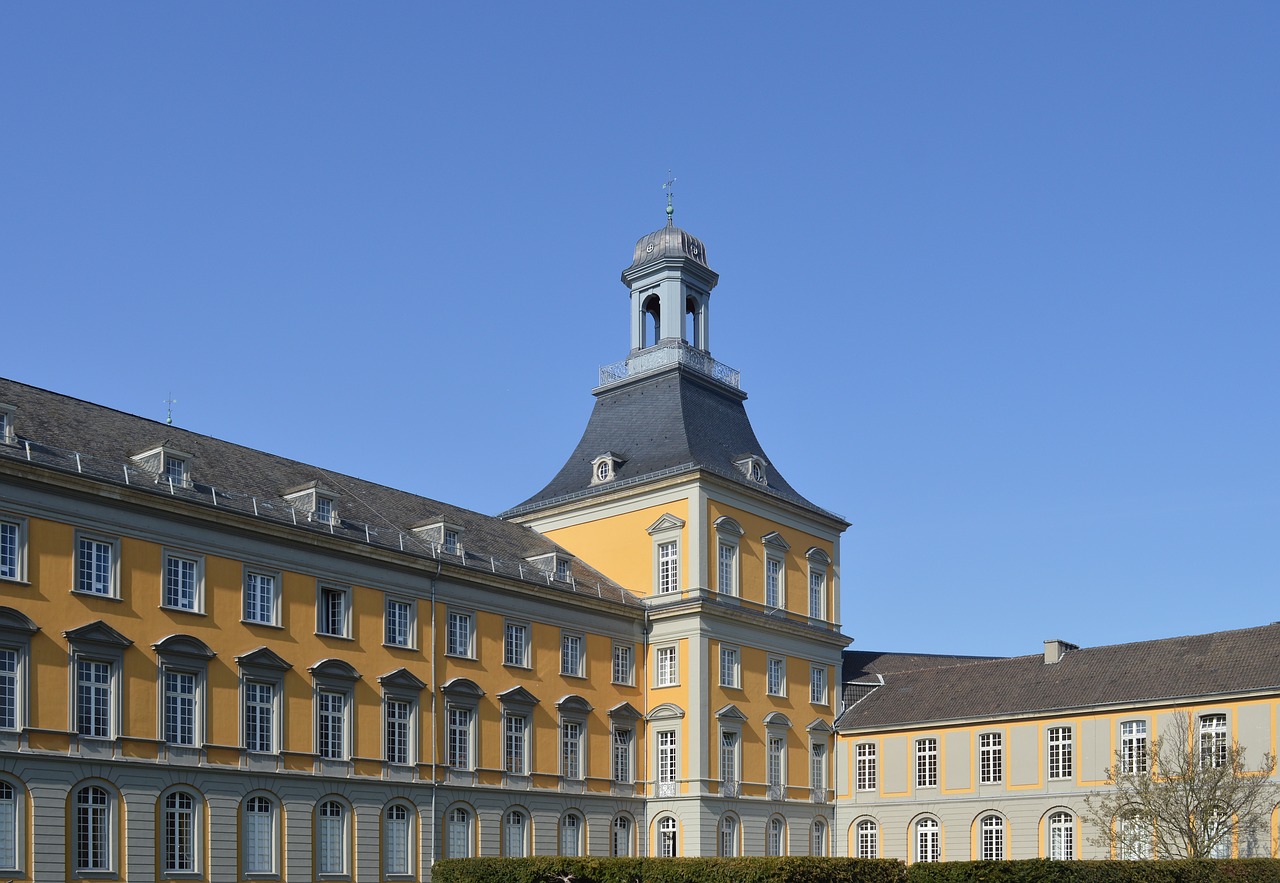 Universitetas, Bonas, Pastatas, Architektūra, Senas, Istoriškai, Lankytinos Vietos, Studentai, Studijuoti, Mokytis